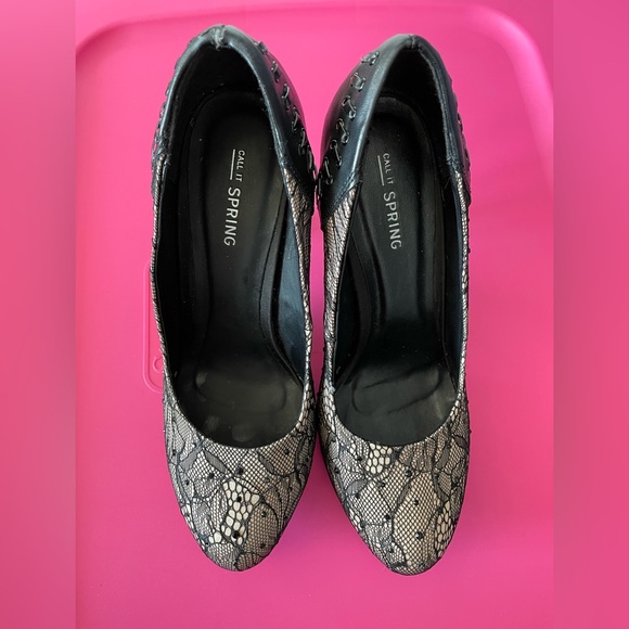 Lace and leatherette heels - Picture 3 of 5